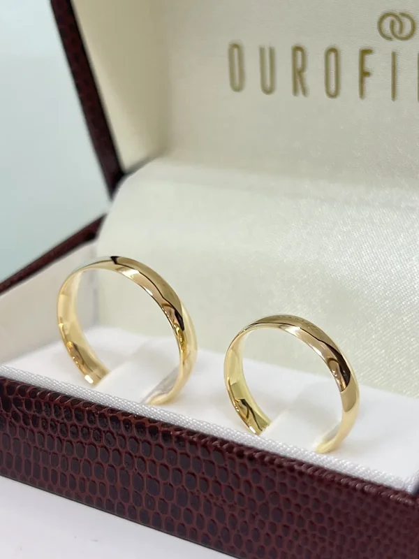 Alianças de casamento em ouro 18k modelo clássico da Ouro Fino